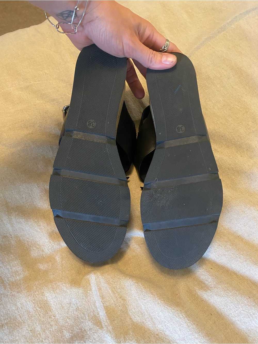 RUDSAK Fringe Platform Sandals - Picture 5 of 5